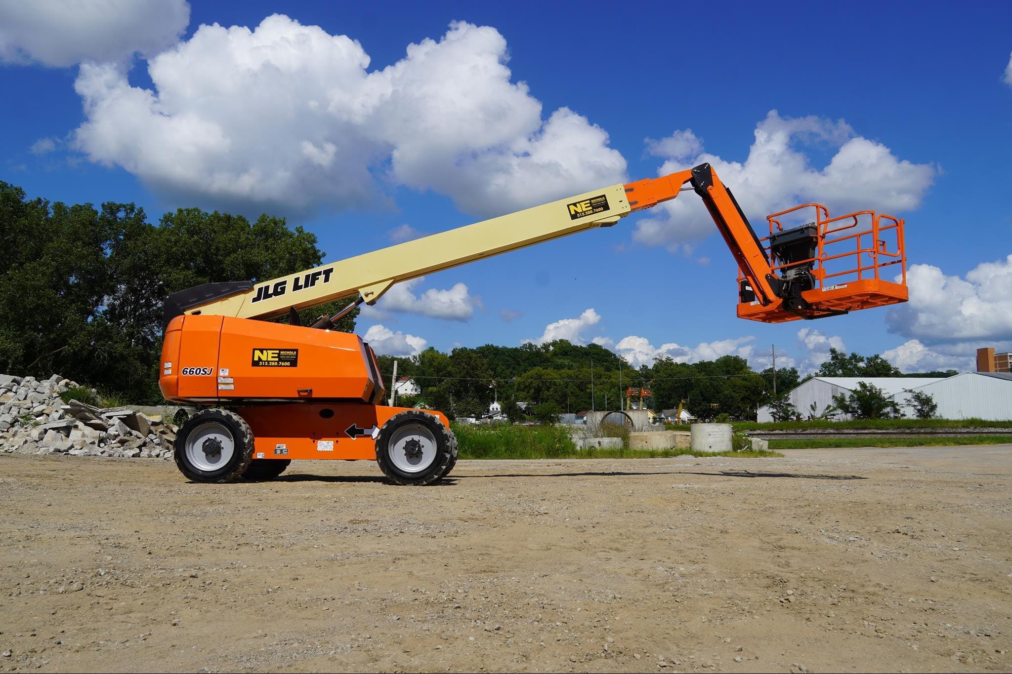2017 JLG 660SJ Equipment Image0