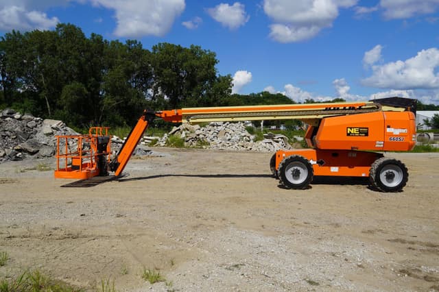 Image of JLG 660SJ equipment image 2
