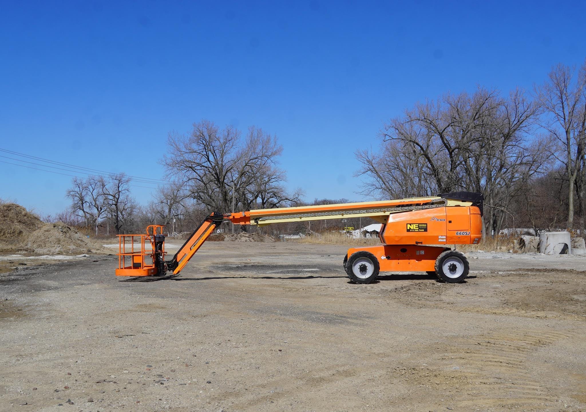 2017 JLG 660SJ Equipment Image0