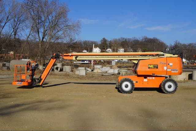 Image of JLG 660SJ equipment image 2
