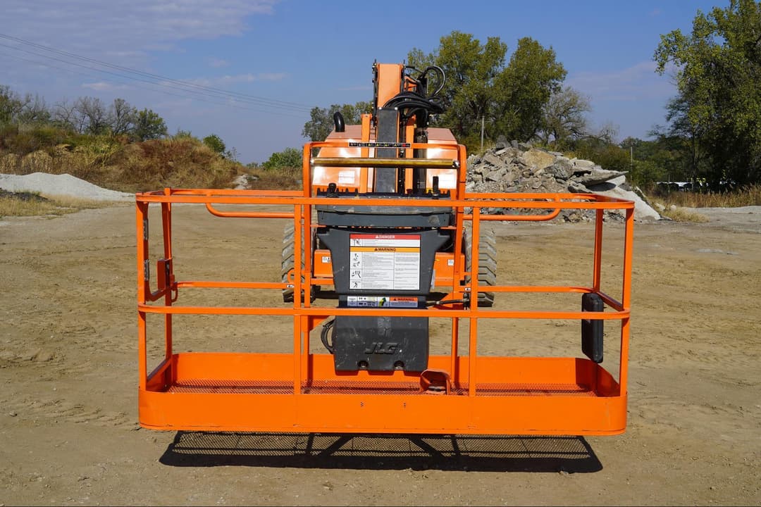 Image of JLG 660SJ Image 1