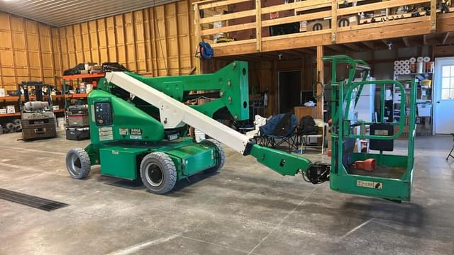 Image of JLG E400A equipment image 1
