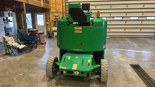 Image of JLG E400A equipment image 2