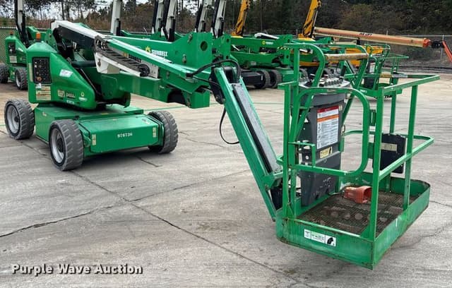 Image of JLG E450AJ equipment image 2