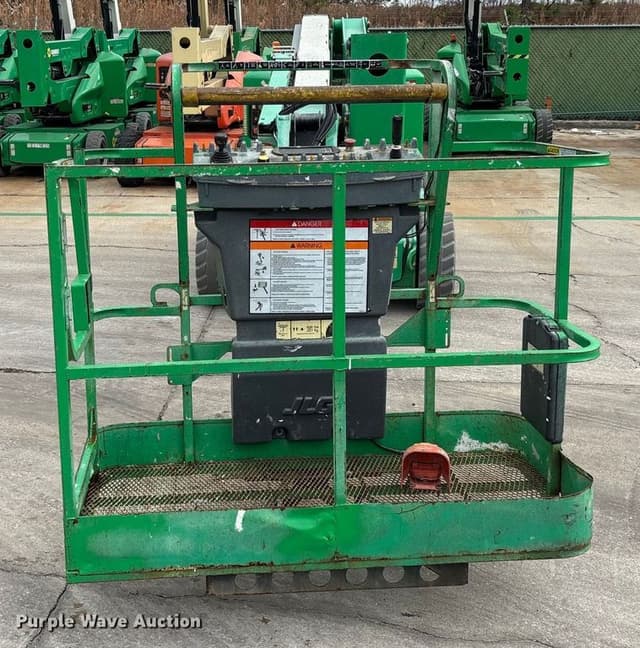 Image of JLG E450AJ equipment image 1