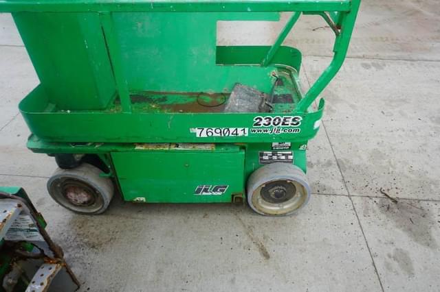 Image of JLG 1230ES equipment image 4