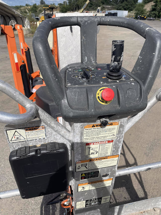 Image of JLG T500J equipment image 4