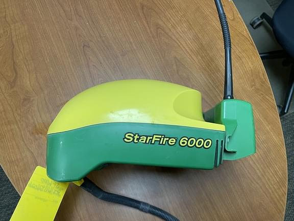 Image of John Deere StarFire 6000 equipment image 3