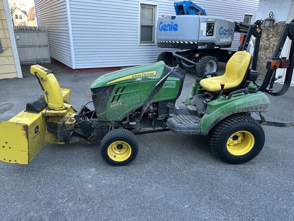 Image of John Deere 1023E equipment image 3