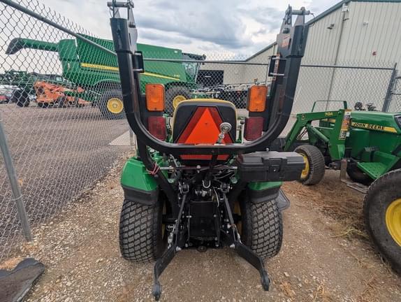 Image of John Deere 1023E equipment image 2