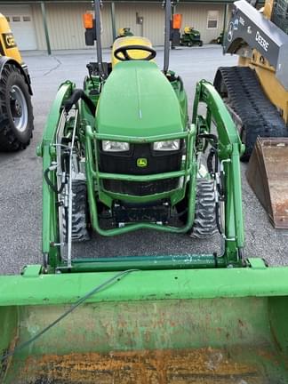 Image of John Deere 1023E equipment image 3