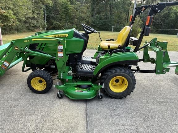 Image of John Deere 1023E equipment image 4
