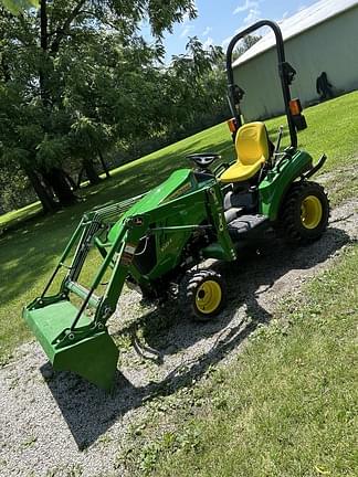 Image of John Deere 1023E equipment image 2