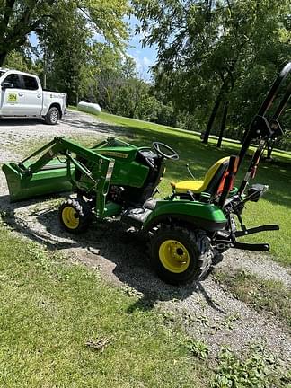 Image of John Deere 1023E equipment image 3