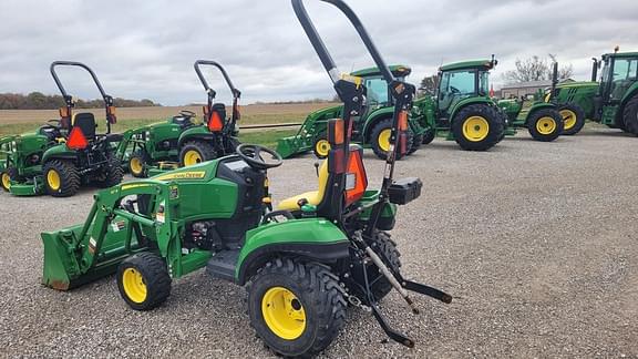 Image of John Deere 1023E equipment image 2