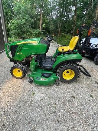 Image of John Deere 1023E equipment image 4