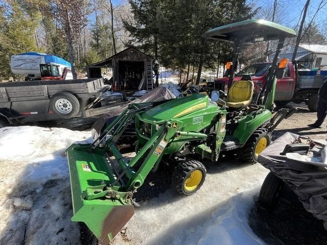 Image of John Deere 1023E equipment image 2