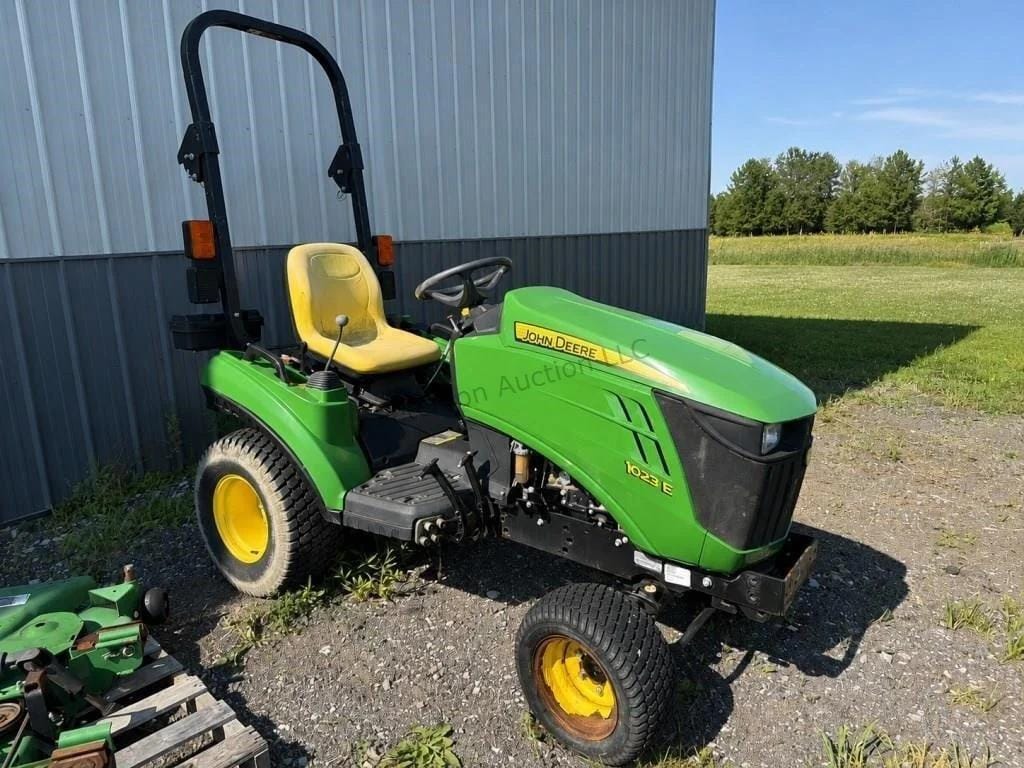 2017 John Deere 1023E Equipment Image0