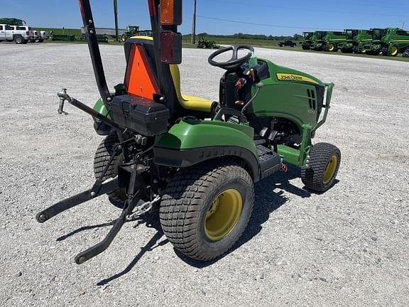 Image of John Deere 1023E equipment image 4