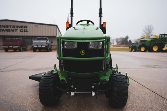 Image of John Deere 1023E equipment image 3