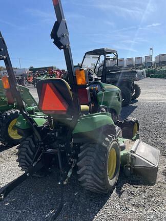 Image of John Deere 1023E equipment image 3