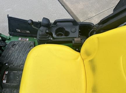 Image of John Deere 1025R equipment image 3