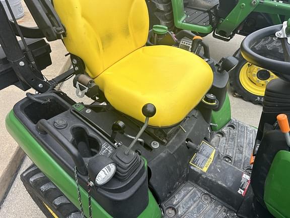 Image of John Deere 1025R equipment image 4