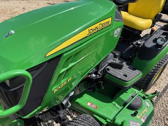 Image of John Deere 1025R equipment image 3