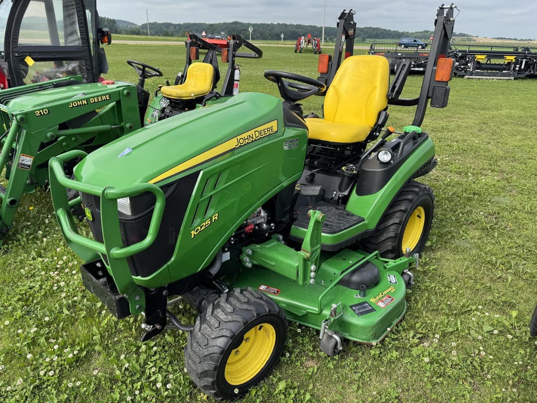 Image of John Deere 1025R Primary image