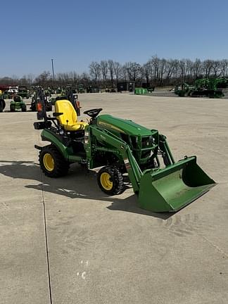 Image of John Deere 1025R equipment image 3