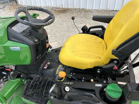 Image of John Deere 1025R equipment image 2