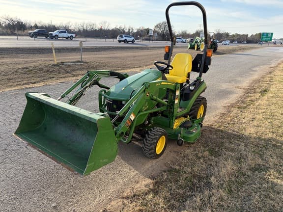 Image of John Deere 1025R equipment image 3