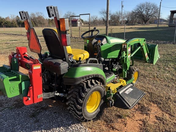 Image of John Deere 1025R equipment image 3