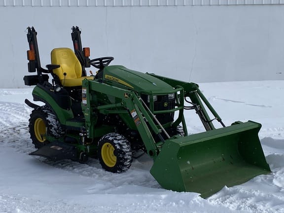 2017 John Deere 1025R Equipment Image0