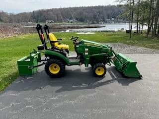 Image of John Deere 1025R equipment image 4