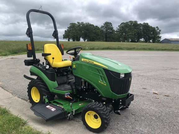 2017 John Deere 1025R Image