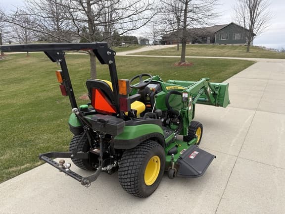 Image of John Deere 1025R equipment image 2