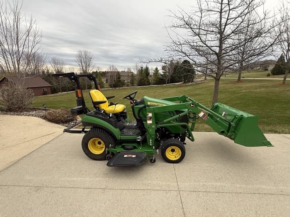 Image of John Deere 1025R equipment image 3
