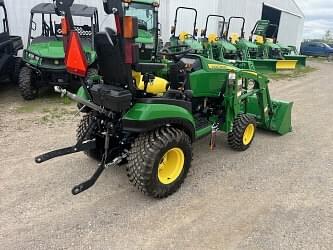 Image of John Deere 1025R equipment image 3