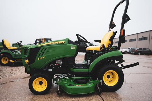 Image of John Deere 1025R equipment image 3