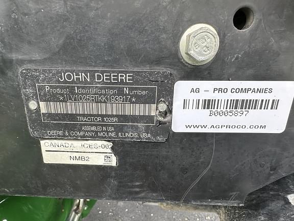 Image of John Deere 1025R equipment image 2