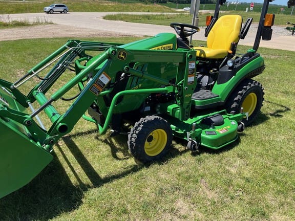 2017 John Deere 1025R Equipment Image0