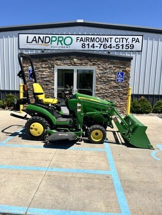 2017 John Deere 1025R Equipment Image0