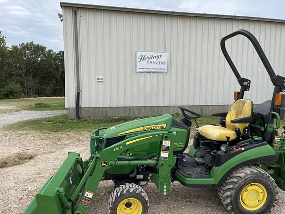 Image of John Deere 1025R equipment image 3