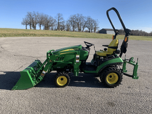 2017 John Deere 1025R Image