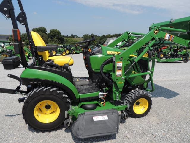 Image of John Deere 1025R equipment image 3