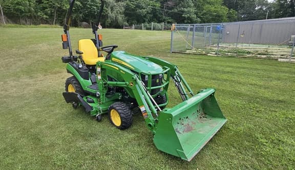 Image of John Deere 1025R equipment image 4