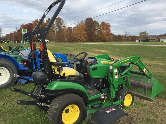 Image of John Deere 1025R equipment image 1