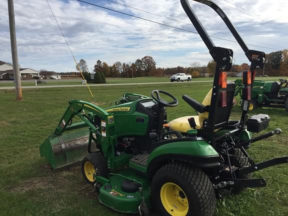 Image of John Deere 1025R equipment image 4