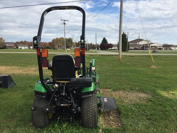 Image of John Deere 1025R equipment image 2